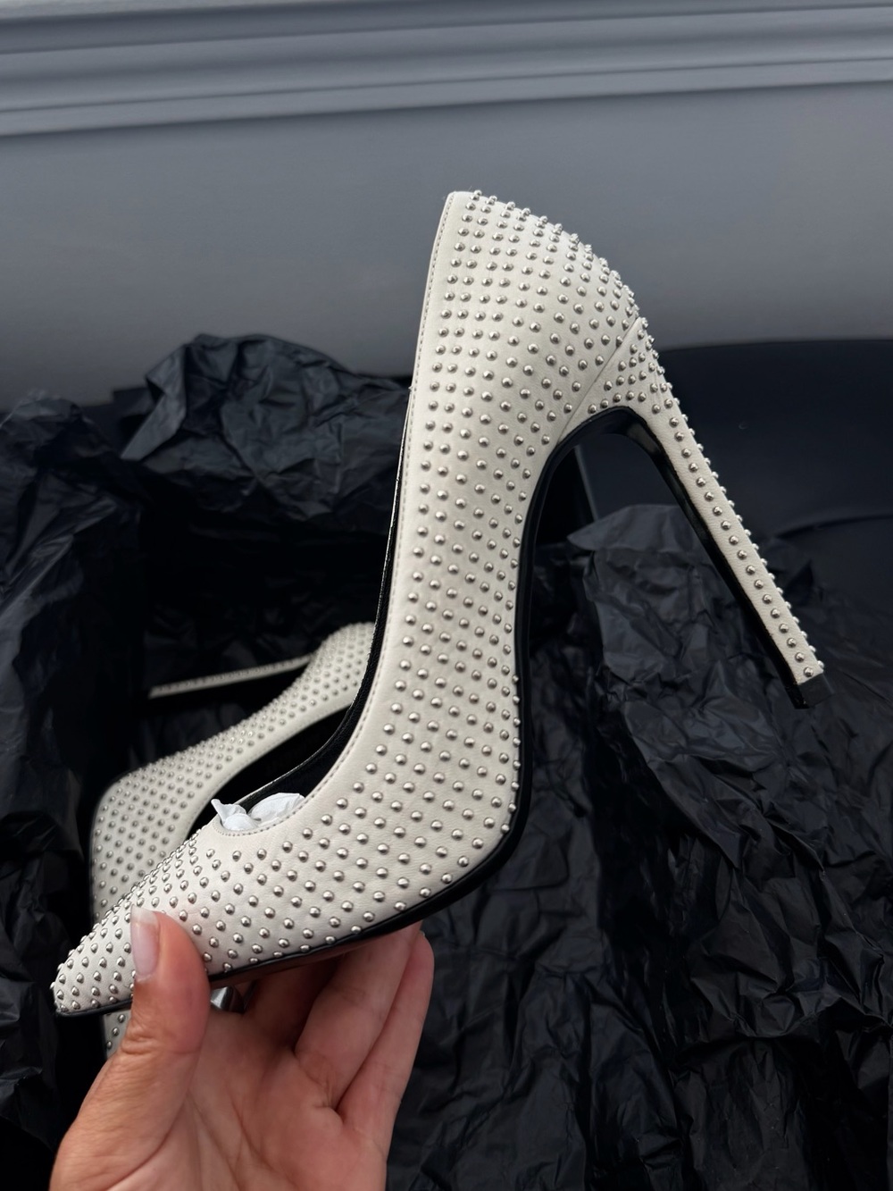 Saint Laurent pointed-toe pumps in studs - Picture 8 of 9